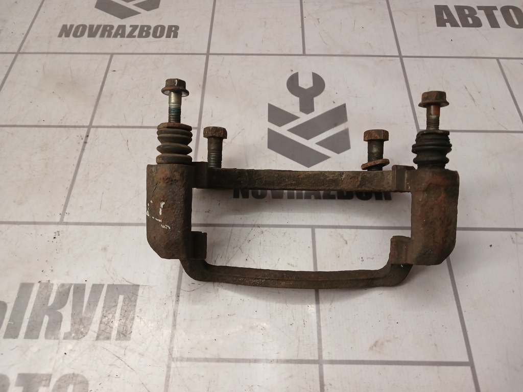 Hyundai Elantra 3  00-05 для Скоба суппорта переднего