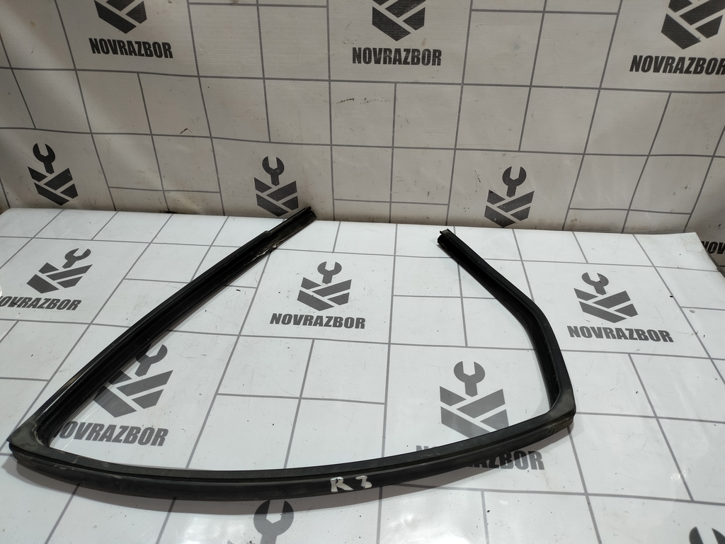 Ford Focus 1 1998-2004 для Уплотнитель стекла двери