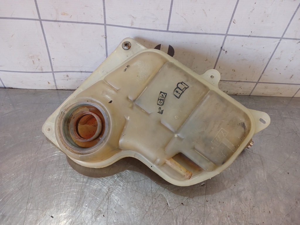 VW Passat B5 96-00 для Бачок расширительный