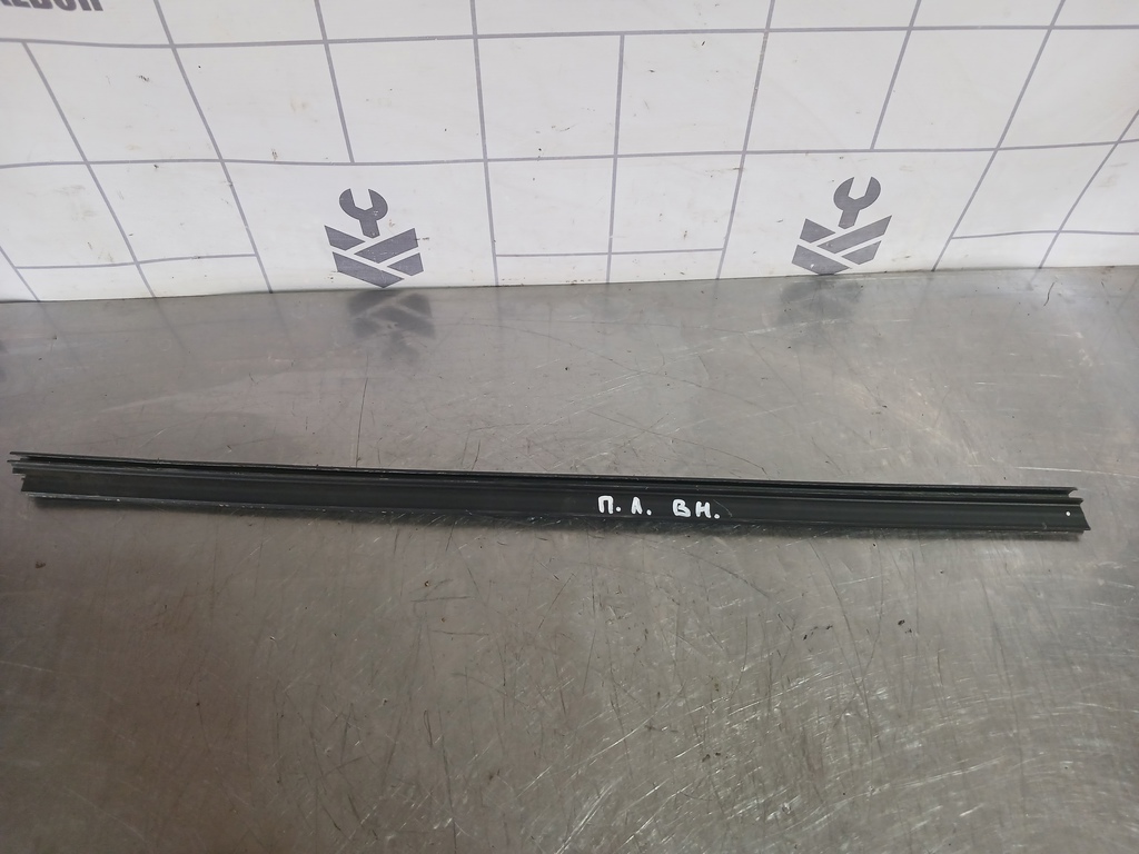 Kia RIO 1 2000-2004 для Накладка стекла переднего левого