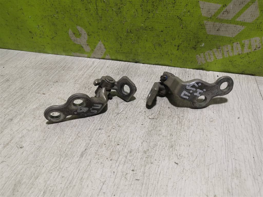 Ford Focus 1 1998-2004 для Петля двери передней