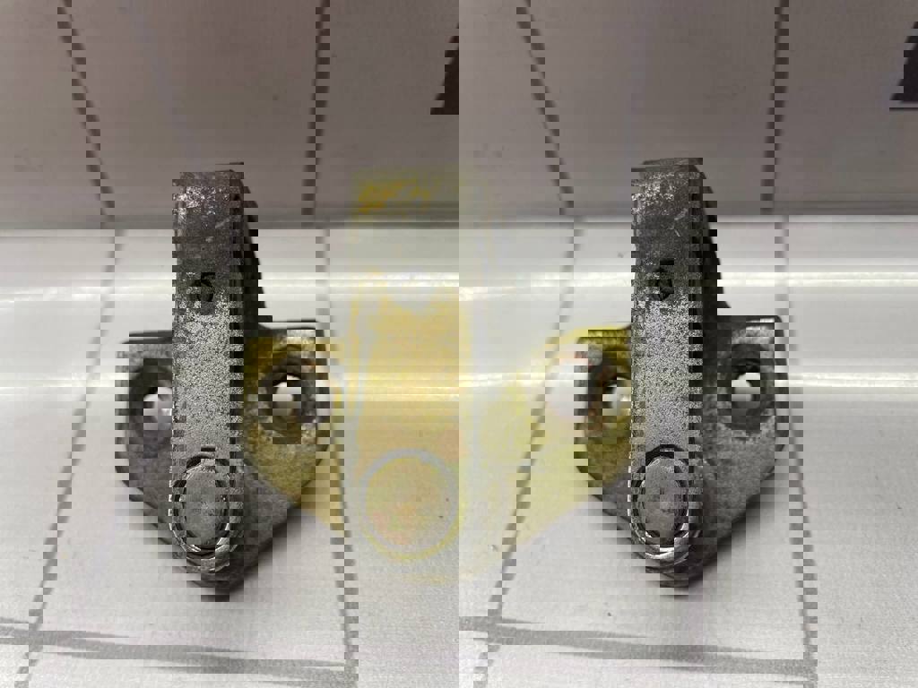 Ford Focus 1 1998-2004 для Ответная часть замка двери