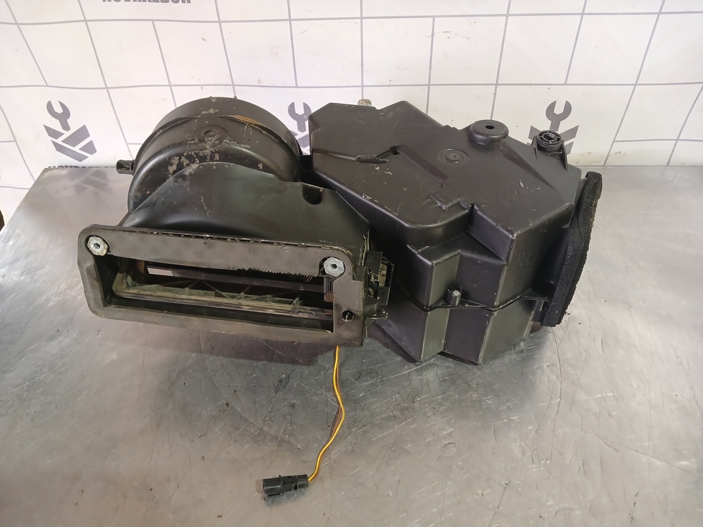 Renault Clio 2 Symbol 1998-2008 для Корпус отопителя