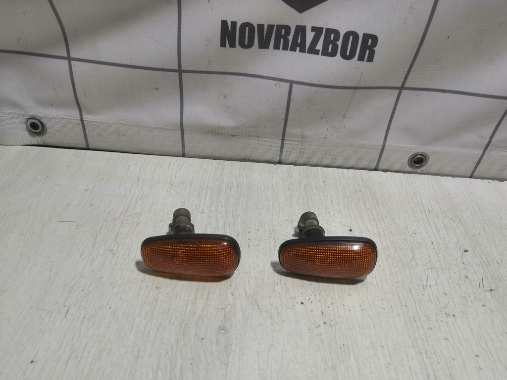 Opel Zafira A 99-05 для Повторитель на крыло желтый