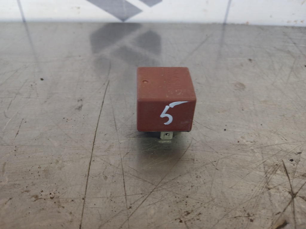 Renault Clio 2 Symbol 1998-2008 для Реле