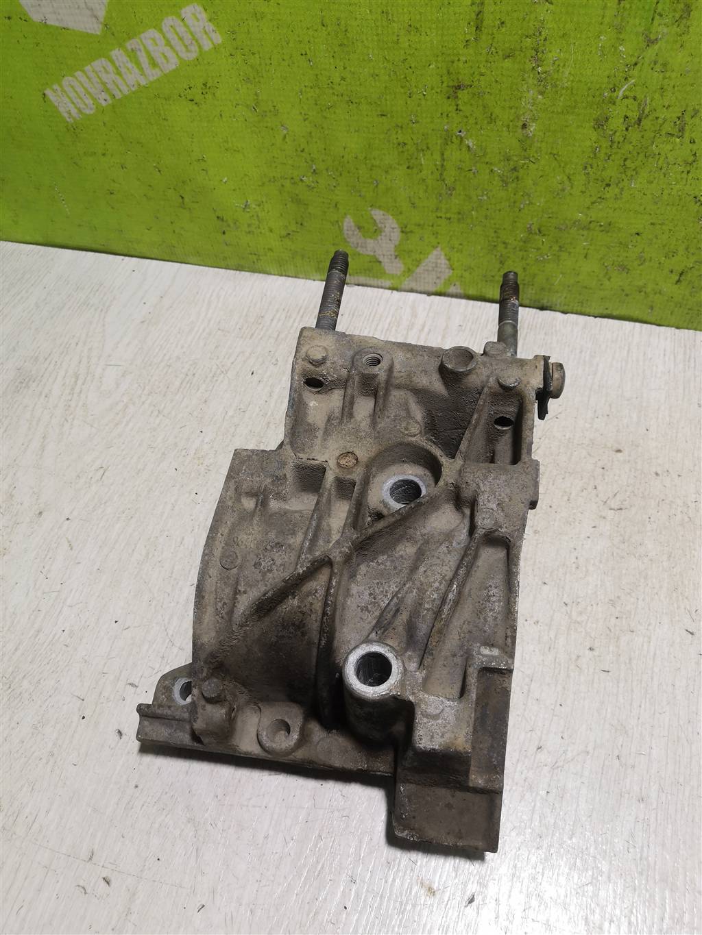 Peugeot 206 98-12 для Насос водяной (помпа)