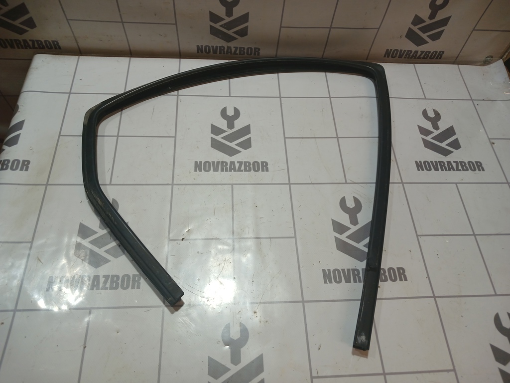 Ford Focus 1 1998-2004 для Уплотнитель стекла двери