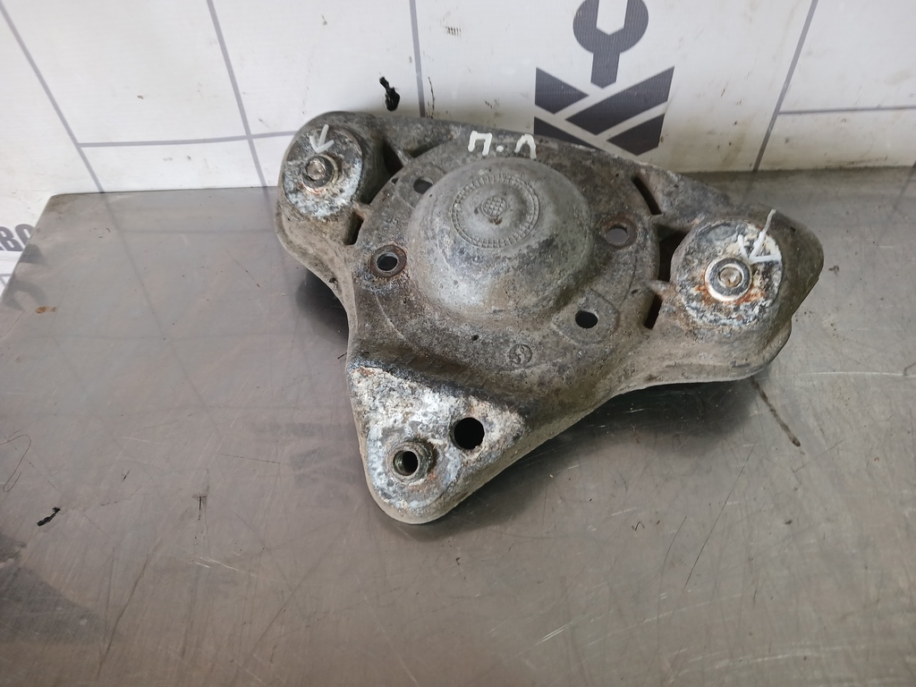 VW Passat B5 96-00 для Кронштейн амортизатора