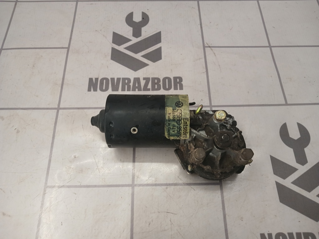 VW Passat  B3  1988-1993 для Моторчик стеклоочистителя передний