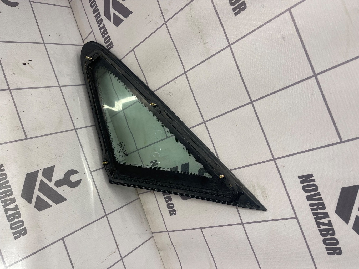 Opel Zafira A 99-05 для Стекло кузовное глухое правое