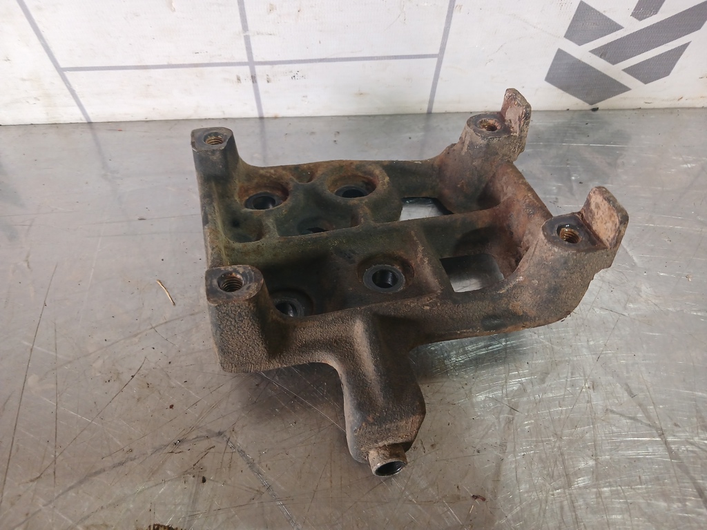 Kia RIO 1 2000-2004 для Кронштейн кондиционера