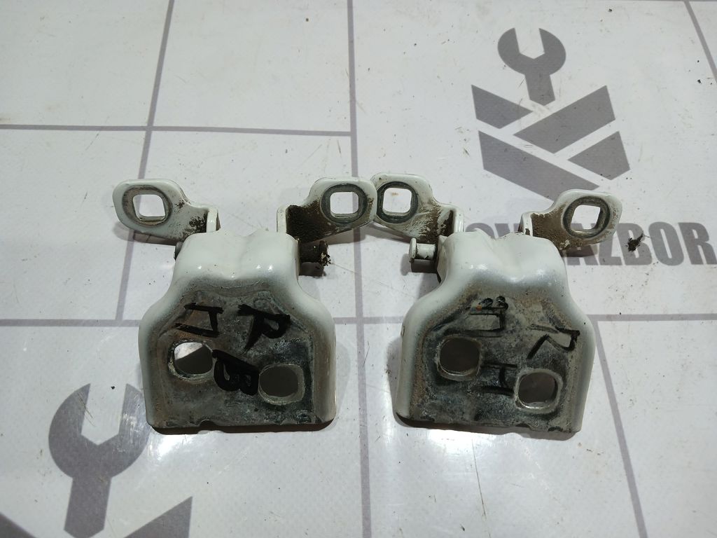 LADA VESTA 15-19 для Петля двери передней