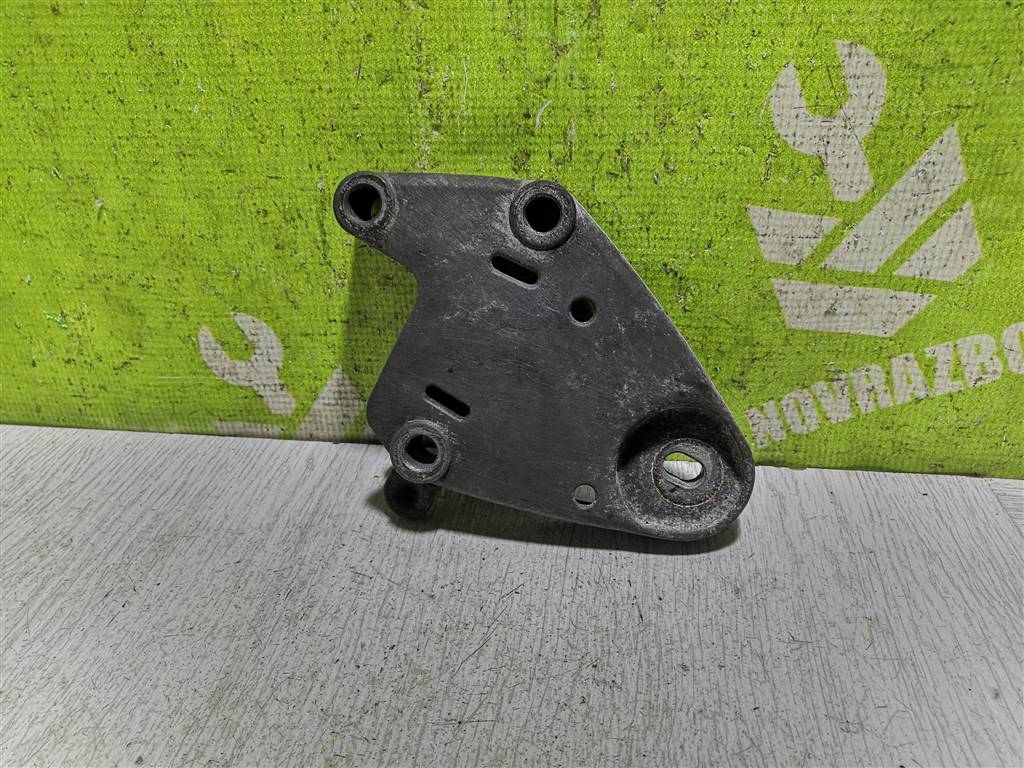 Renault Laguna 94-99 для Кронштейн двигателя правый