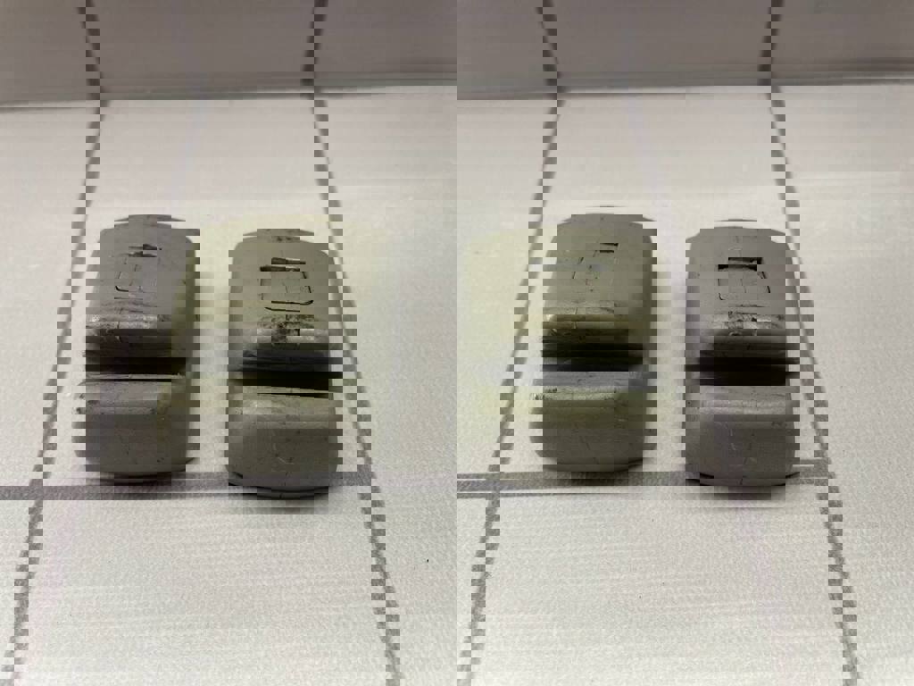 Ford Focus 1 1998-2004 для Крючок солнцезащитного козырька