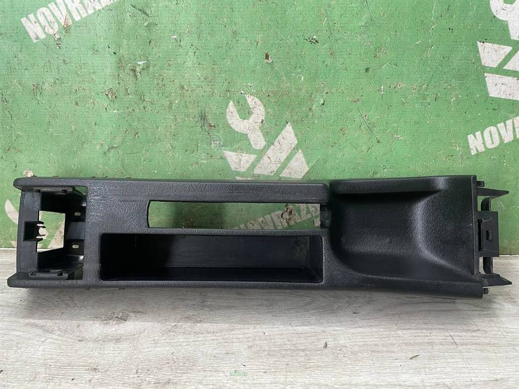 VW Passat B4 94-96 для Консоль