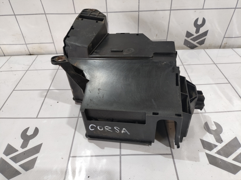 Opel Corsa C 2000-2006 для Блок предохранителей