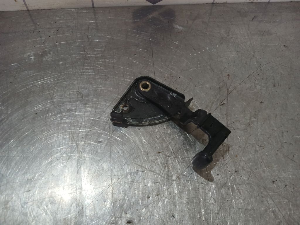 Audi A6 (C4) 1994-1997 для Ручка открывания капота