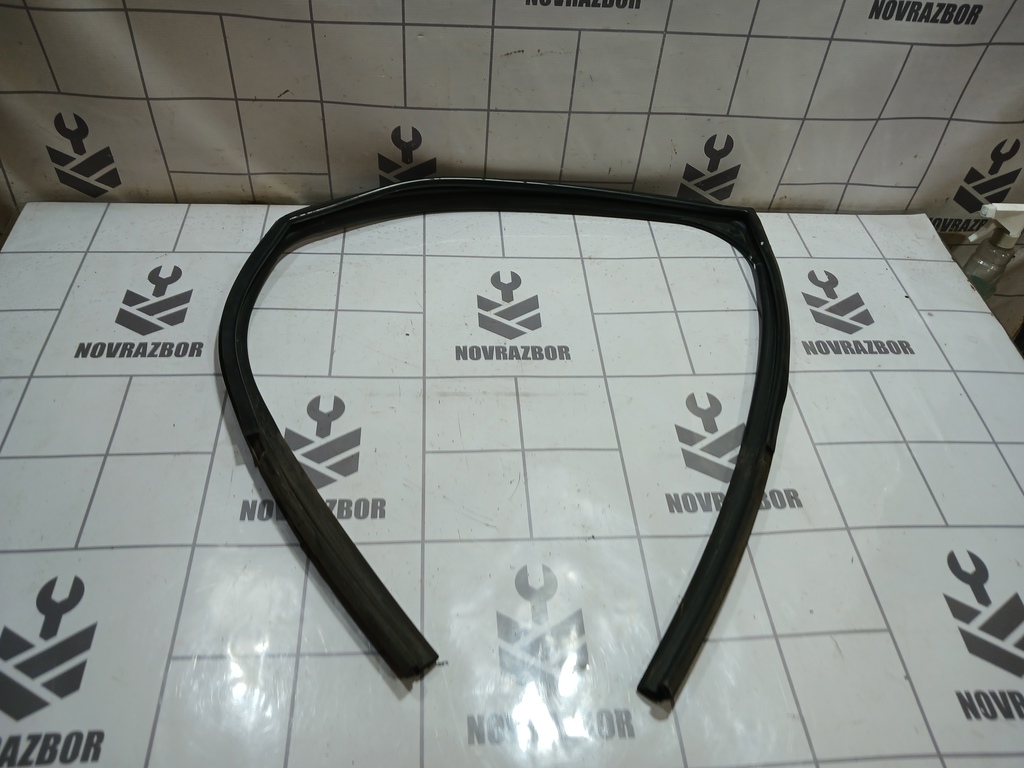 LADA VESTA 15-19 для Уплотнитель стекла двери