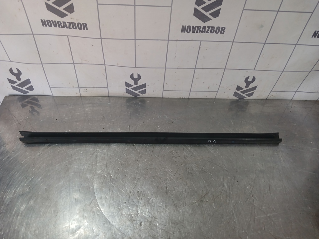 Ford Focus 2 05-08 для Накладка стекла переднего левого