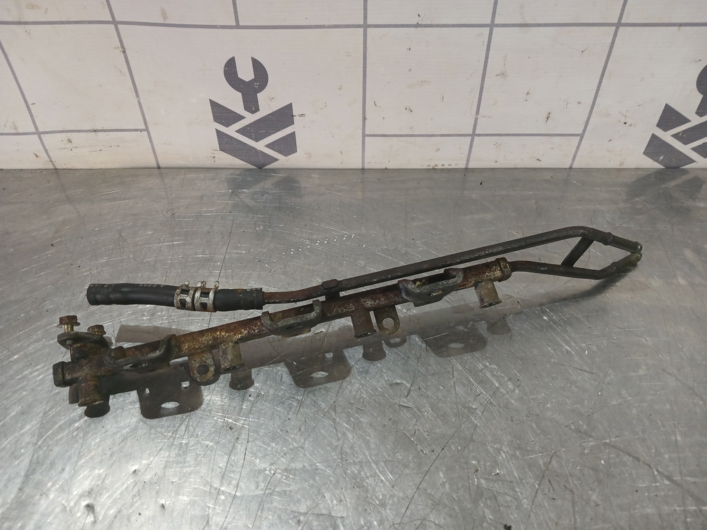 Mazda 323 BA 94-98 для Рейка топливная (рампа)