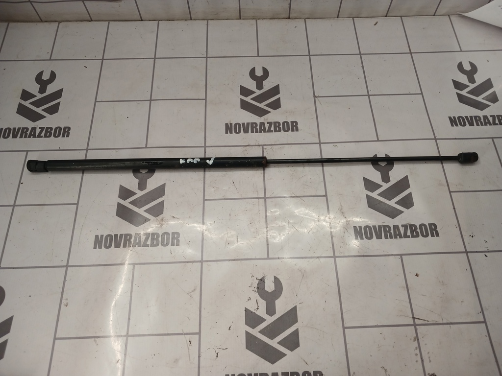 VW Passat B5 96-00 для Амортизатор капота