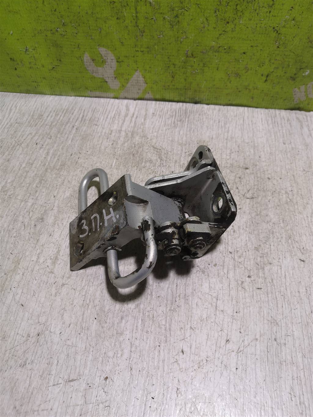 VW Golf 4 Bora 97-05 для Петля двери задней правой нижняя