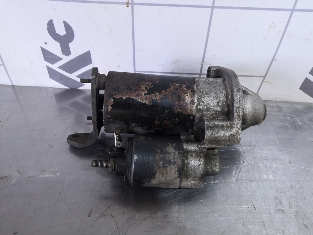 VW Passat B5 96-00 для Стартер