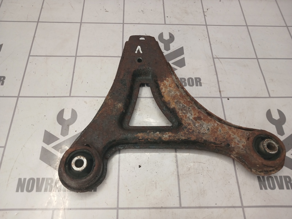 Volvo 440 1992-1994 для Рычаг передний левый