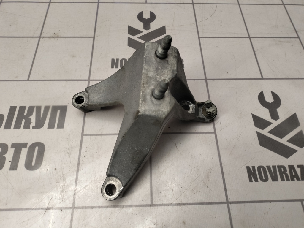 Renault Logan 2 14-18 для Кронштейн КПП