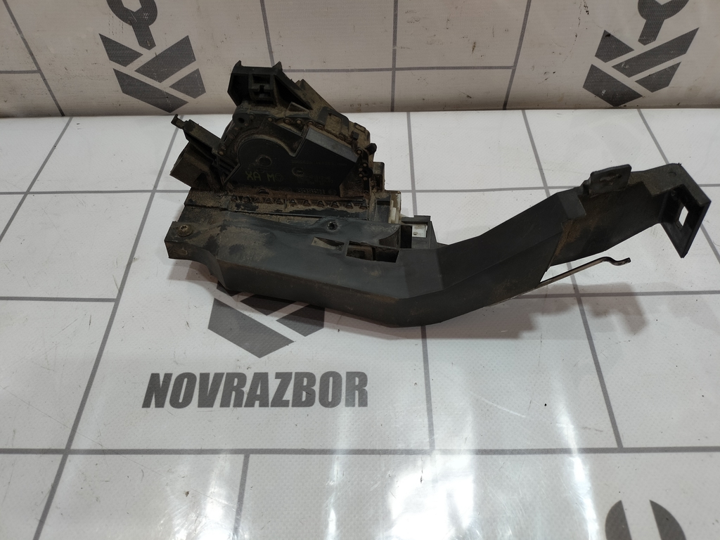 Ford Focus 1 1998-2004 для Замок двери передней левой