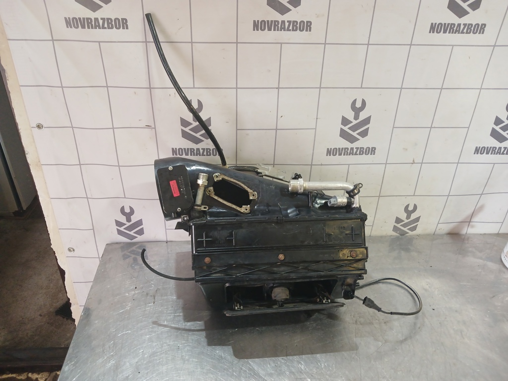 Audi A6 (C4) 1994-1997 для Корпус отопителя