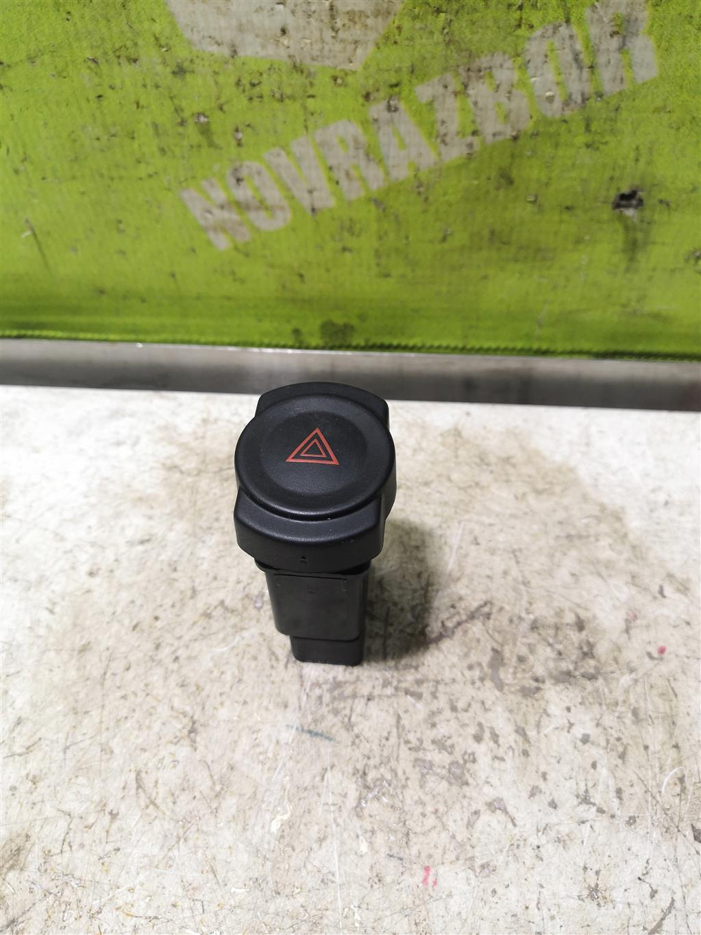 Renault Logan 2005-2014 для Кнопка аварийной сигнализации