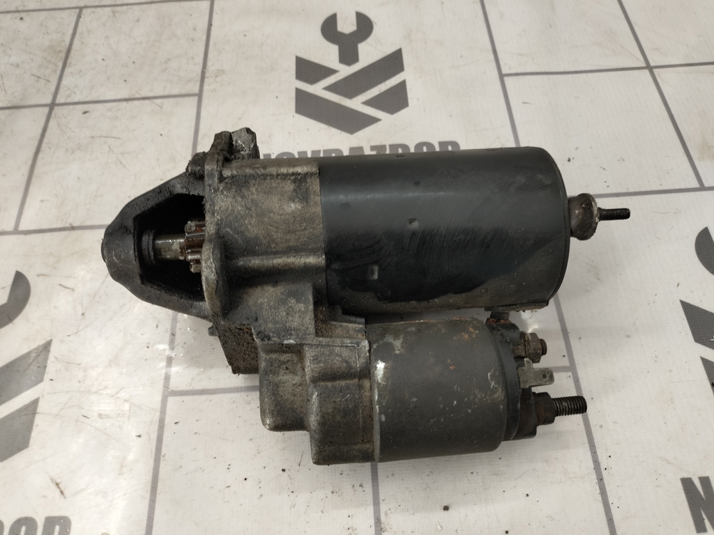 VW Passat B5 96-00 для Стартер