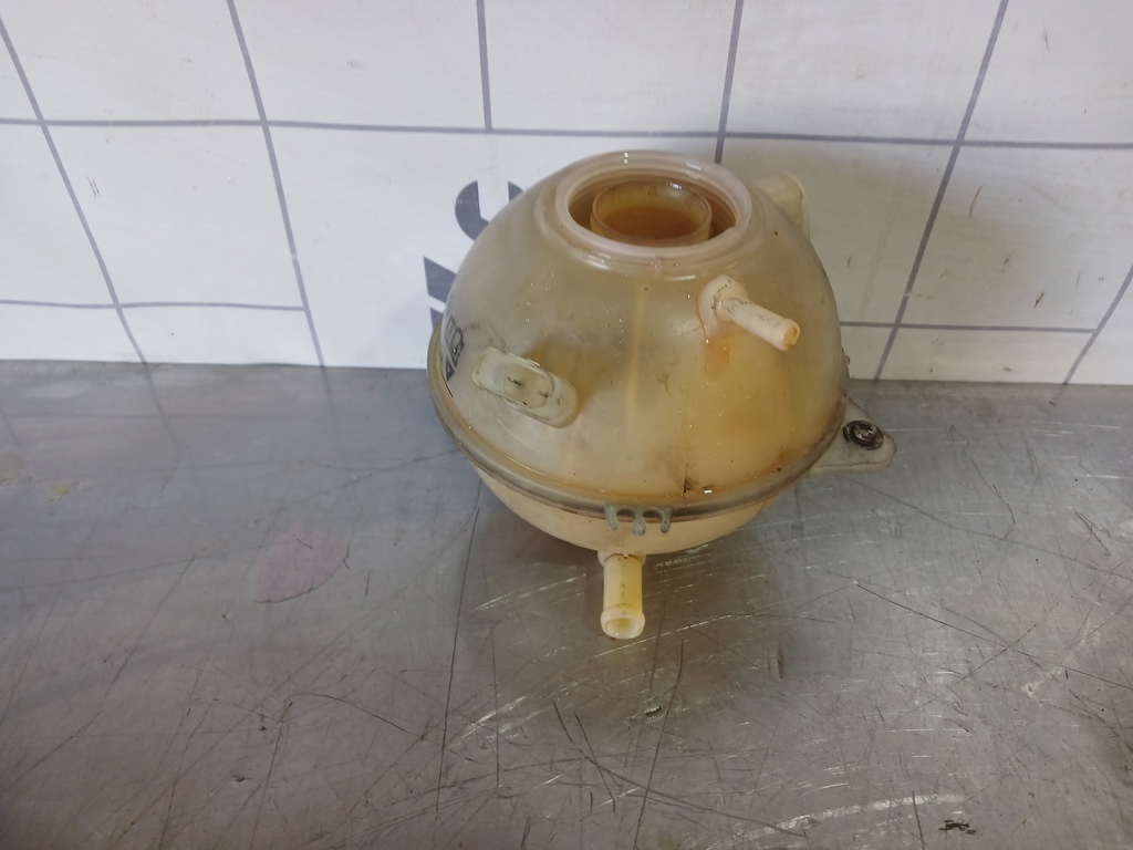 VW Golf 4 Bora 97-05 для Бачок расширительный