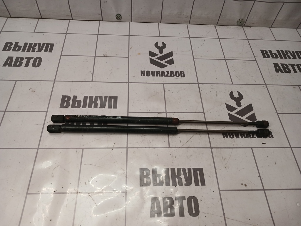 Ford Focus 1 1998-2004 для Амортизатор двери багажника