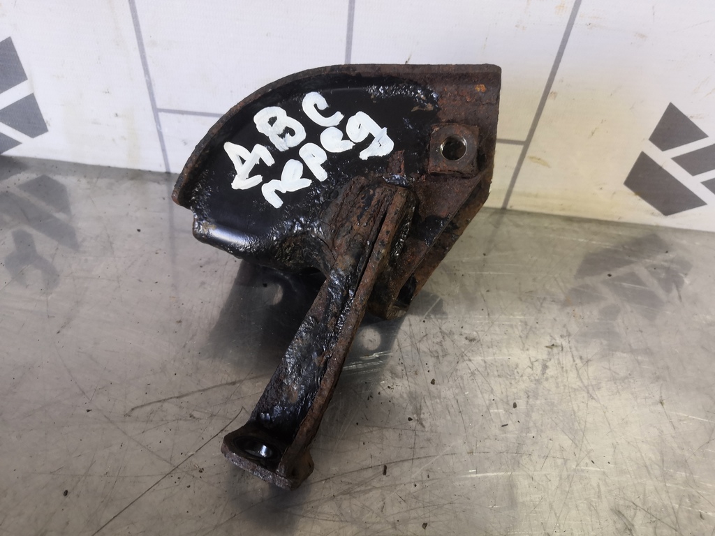 Suzuki SX4 2006-2013 для Кронштейн двигателя передний