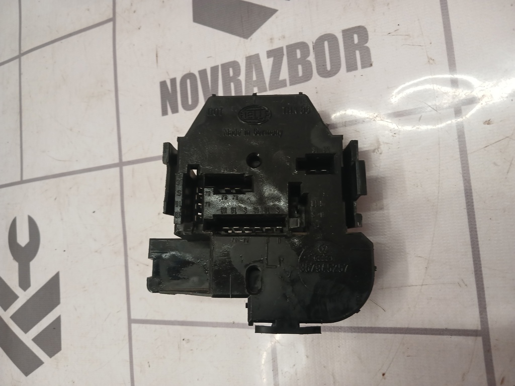 VW Passat  B3  1988-1993 для Плата заднего фонаря