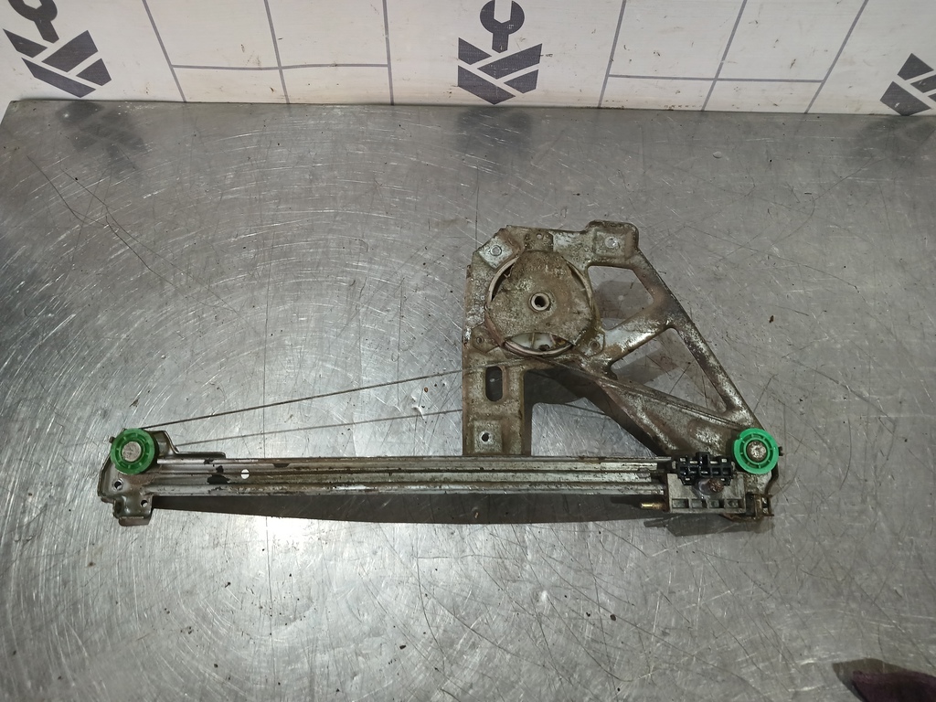 Audi A6 (C4) 1994-1997 для Стеклоподъемник мех задний правый