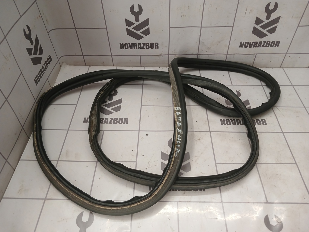 Peugeot 307 2001-2008 для Уплотнитель