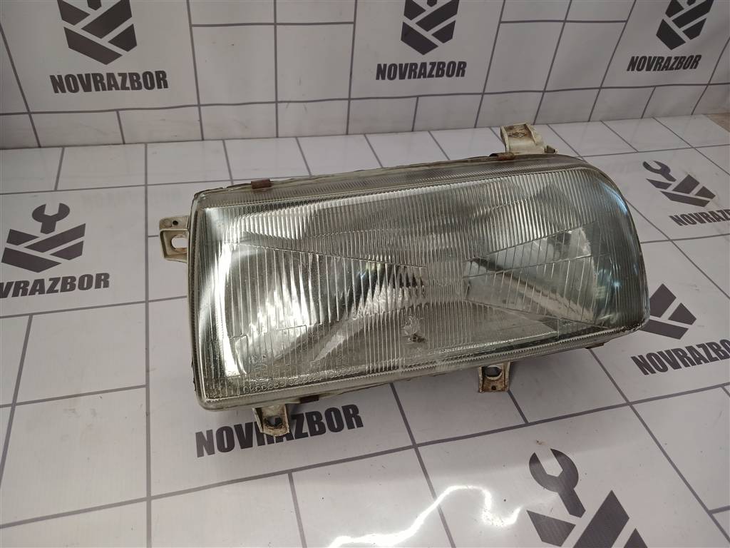 VW Golf 3 Vento 91-97 для Фара левая