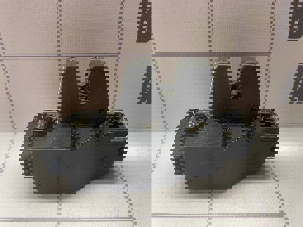 Peugeot 307 2001-2008 для Замок багажника