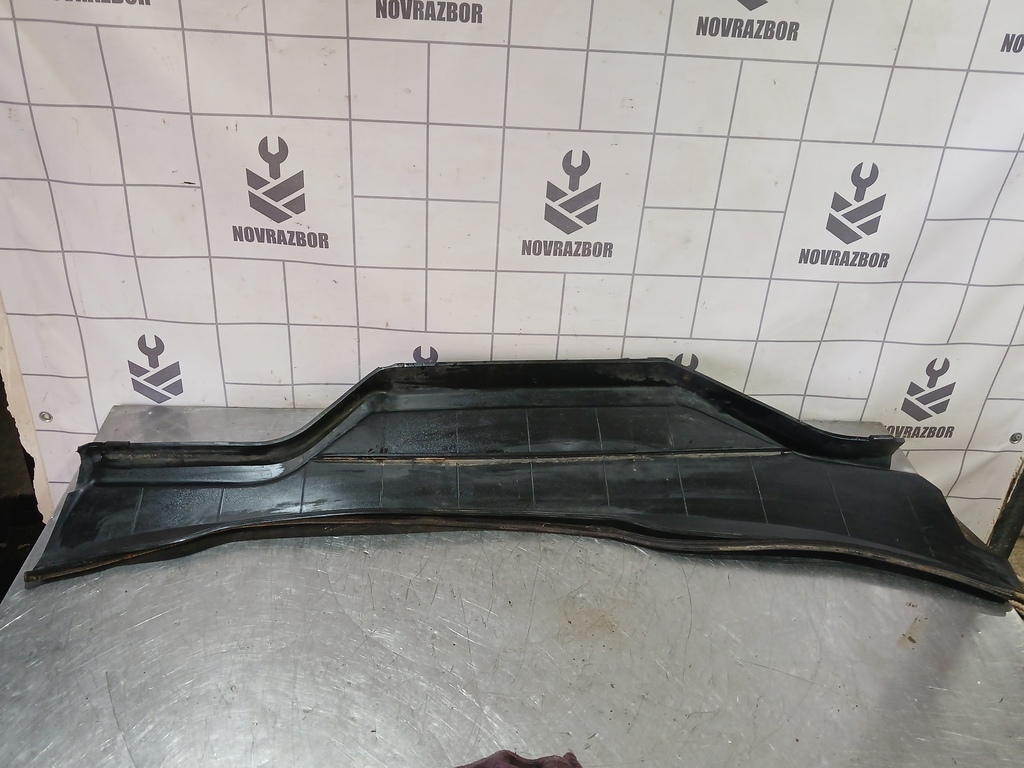 Audi A6 (C4) 1994-1997 для Водосток