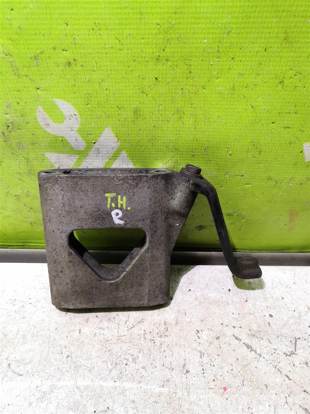 Toyota Highlander I 01-06 для Кронштейн двигателя