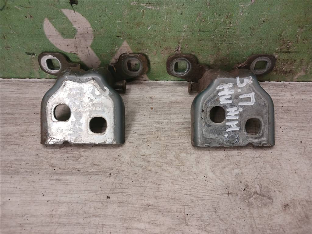 LADA VESTA 15-19 для Петля двери