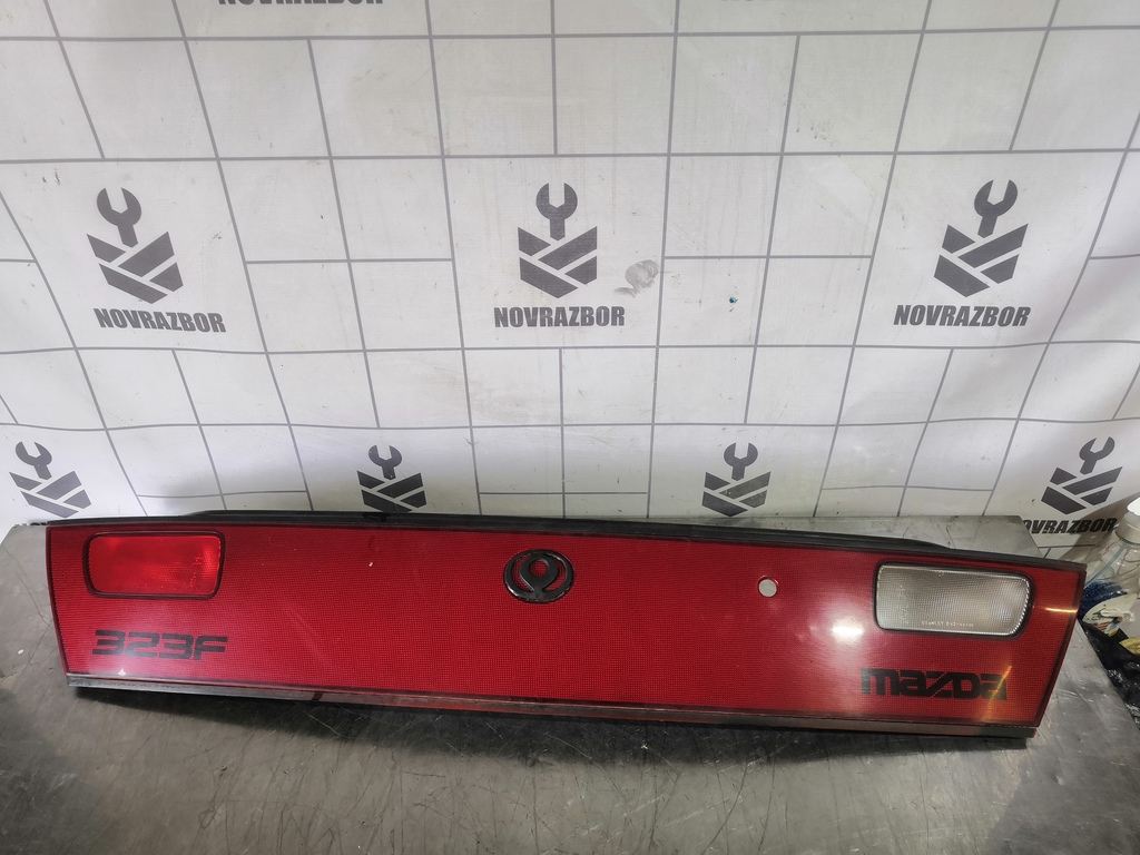Mazda 323 BA 94-98 для Фонарь задний (стоп сигнал)