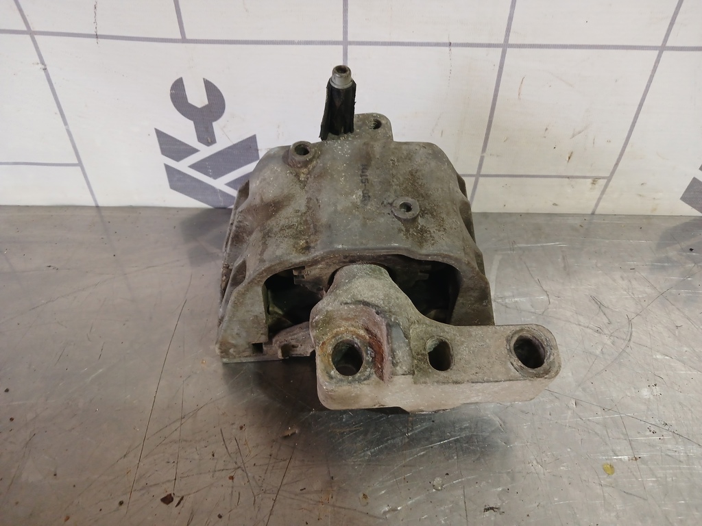 VW Golf 4 Bora 97-05 для Опора двигателя