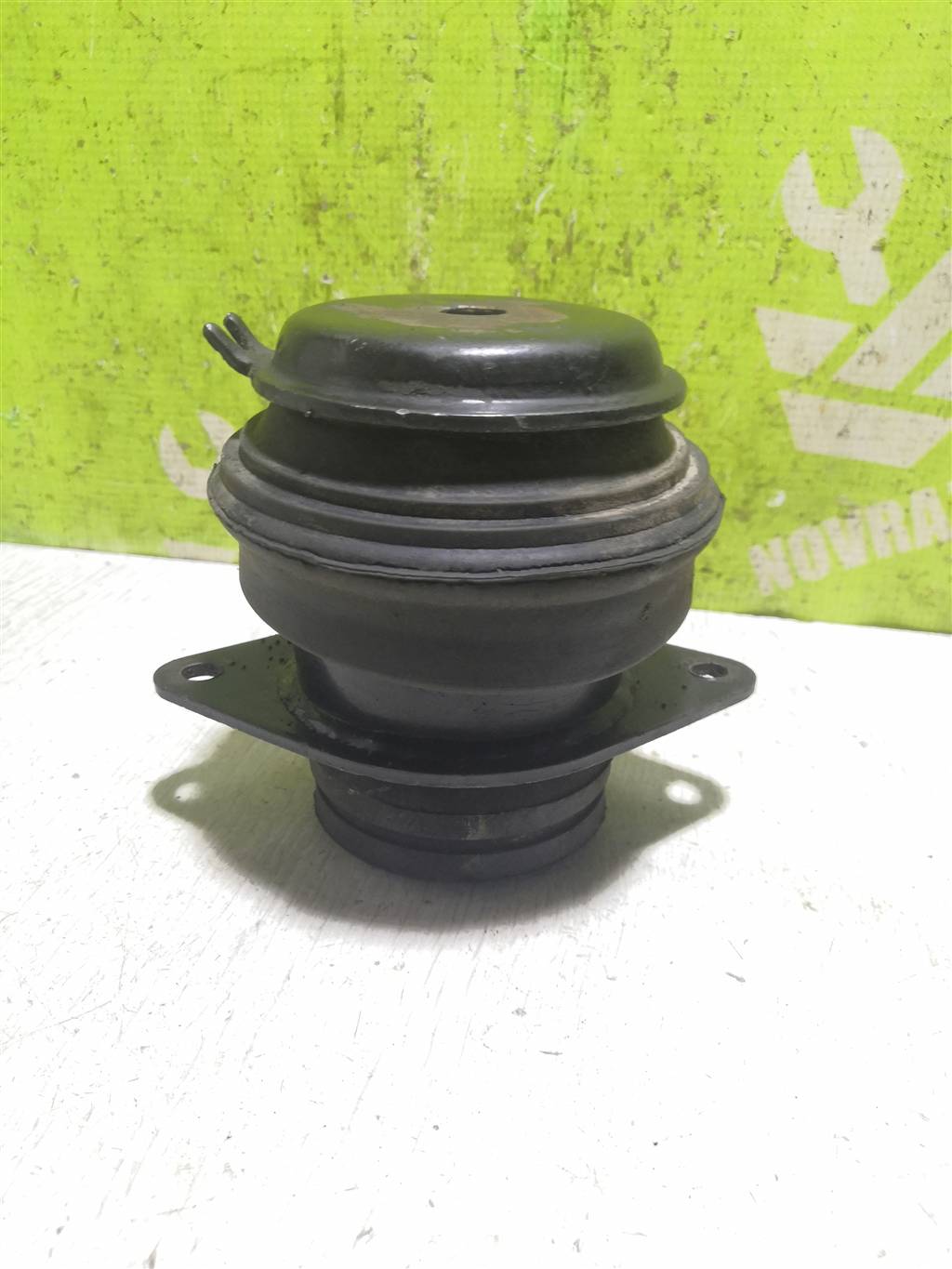 VW Polo Classic 95-02 для Опора двигателя