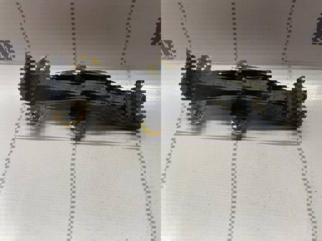 Audi 80  90  B3  86-91 для Кронштейн заднего бампера