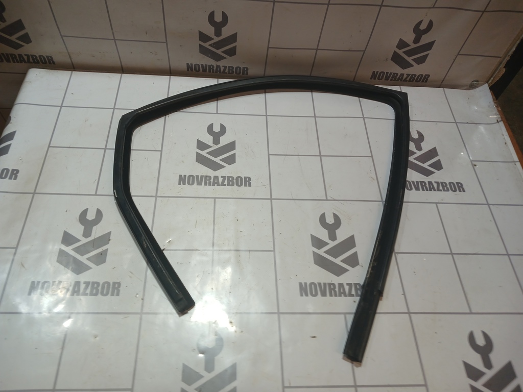 Ford Focus 1 1998-2004 для Уплотнитель стекла двери