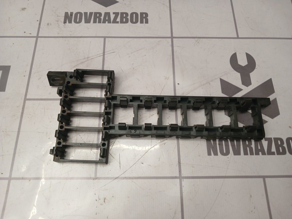 Audi 80  90  B3  86-91 для Кронштейн (сопут. товар)